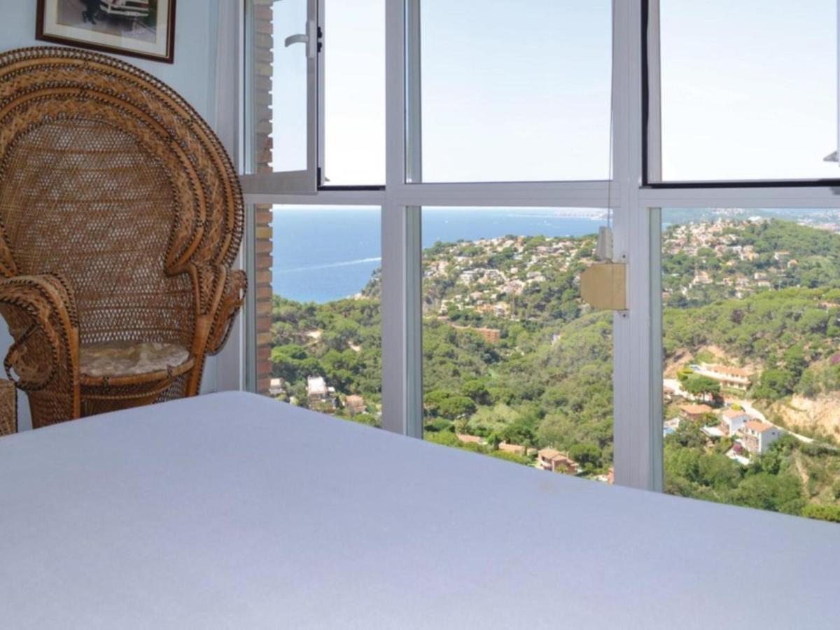 6 People Seeviews Lloret de Mar